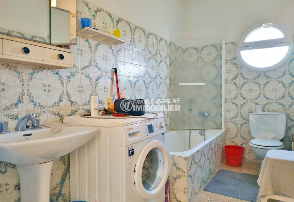 vente maison avec amarre empuriabrava, 200 m², salle de bain avec baignoire et wc