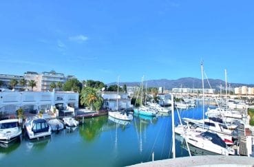 vente appartement rosas, 32 m² avec amarre privé, terrasse vue canal, proche plage
