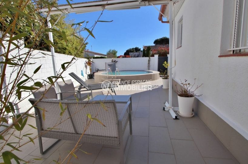 maison a vendre rosas, villa 76 m², belle piscine avec auvent rétractable