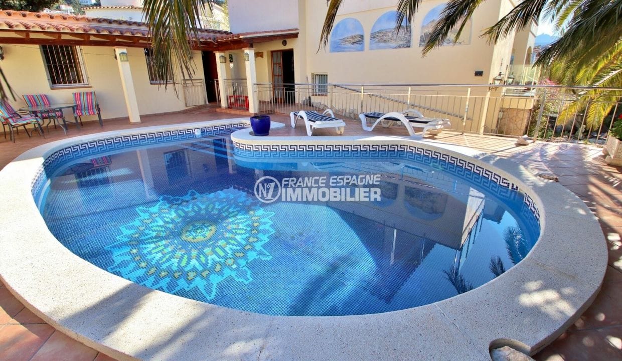 immo center: villa 294 m² en 3 appartements avec piscine au sel, douche extérieure
