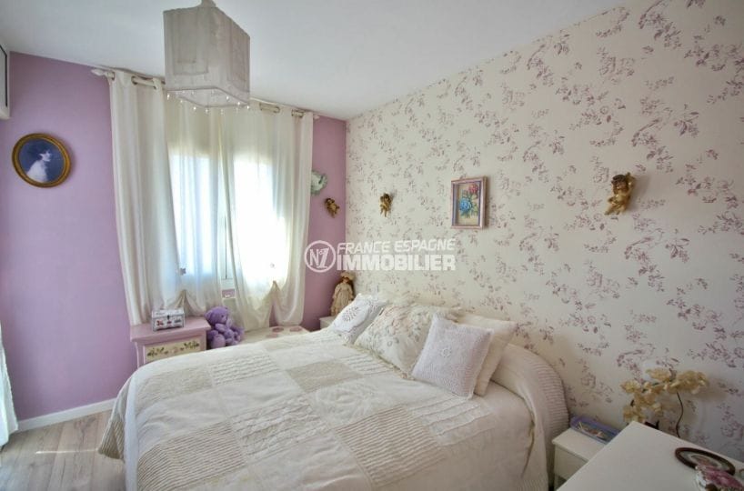 appartement a vendre costa brava, 2 pièces 56 m², chambre à coucher avec dressing et balcon