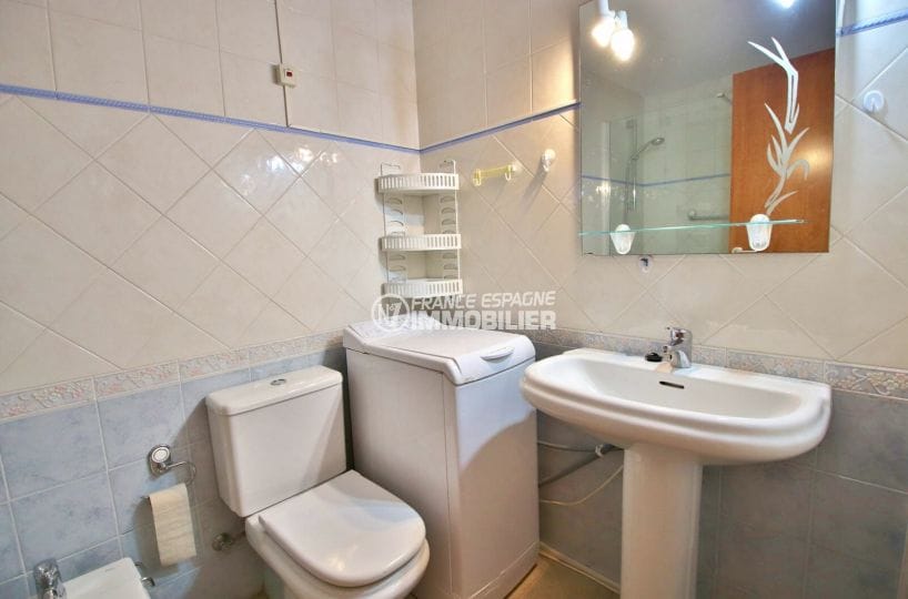 appartement à vendre rosas, 4 pièces 69 m², salle de bain avec douche, wc et bidet