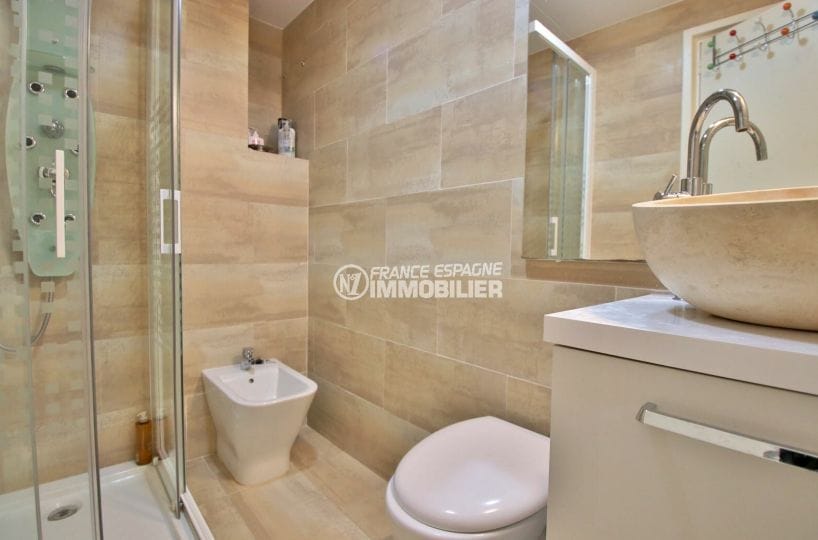 agence immobiliere costa brava: appartement 4 pièces 88 m², 1° salle d'eau, douche hydromassante