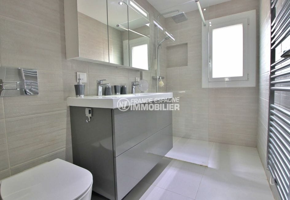 maison a vendre espagne rosas, 76 m², salle d'eau avec douche moderne à l'italienne, wc