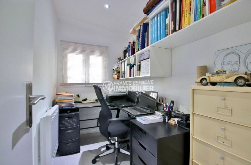 vente maison espagne rosas, 76 m², bureau avec étagères, radiateur