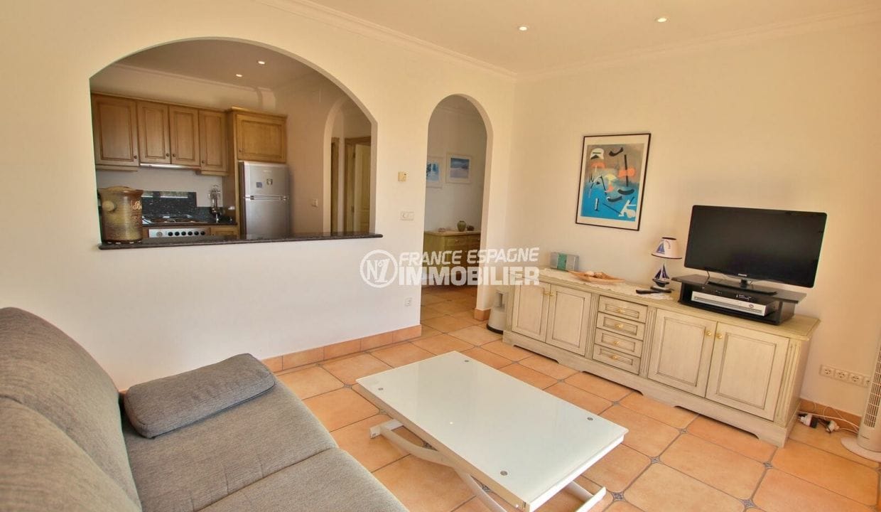 agence immobilière costa brava: villa 5 pièces 215 m², appartement indépendant avec cuisine ouverte