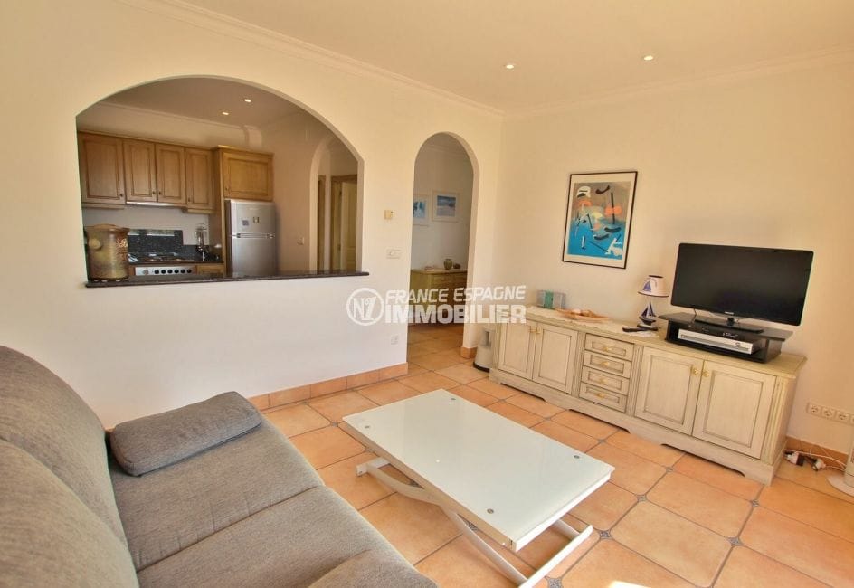 agence immobilière costa brava: villa 5 pièces 215 m², appartement indépendant avec cuisine ouverte