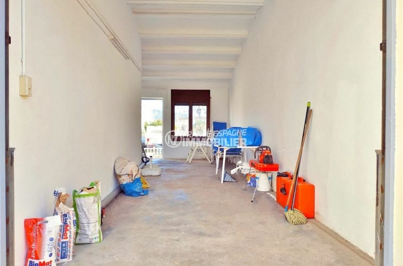 empuriabrava maison a vendre, 168 m², pièce pour entreposer le salon de jardin, matériaux