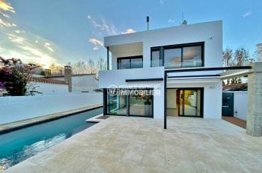 vente immobiliere costa brava: villa moderne et neuve de 235 m² avec sa piscine