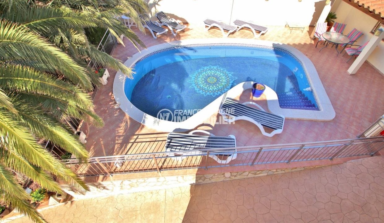 immo center roses: villa 294 m² en 3 appartements avec piscine, piscine privée au sel