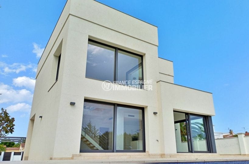 maison a vendre a empuriabrava avec amarre, 5 pièces 185 m² sur terrain 512 m²