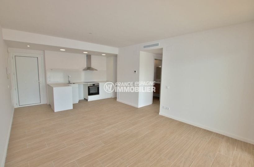 achat appartement rosas, 72 / 83 / 93 m², salon avec cuisine américaine, climatisation