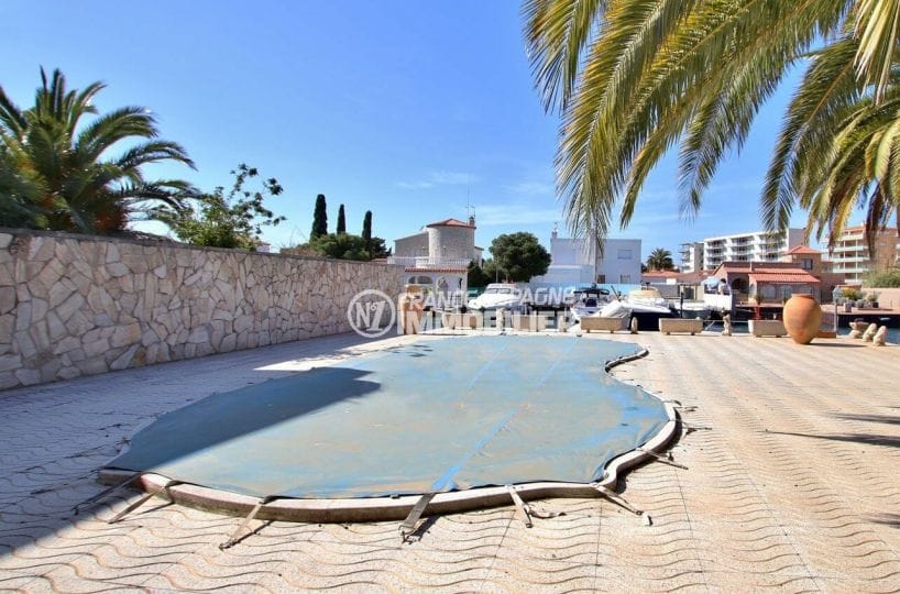 agence immobiliere costa brava: villa 336 m² avec amarre, belle piscine sur terrain 1063 m²