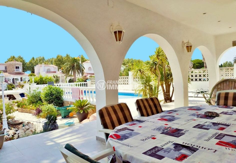 maison a vendre a empuriabrava avec amarre, villa 208 m², terrasse couverte, barbecue