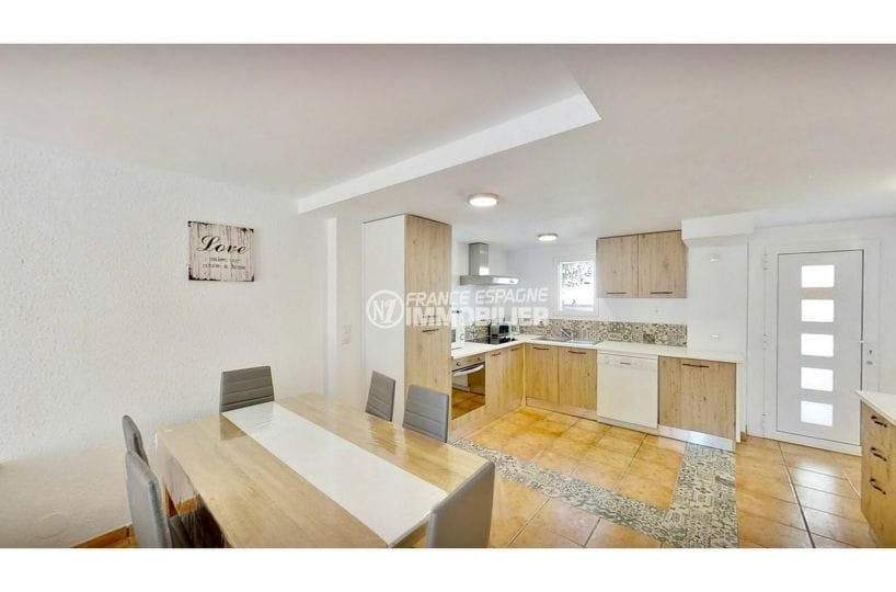maison à vendre empuriabrava, villa 132 m² avec amarre, salle à manger avec cuisine ouverte