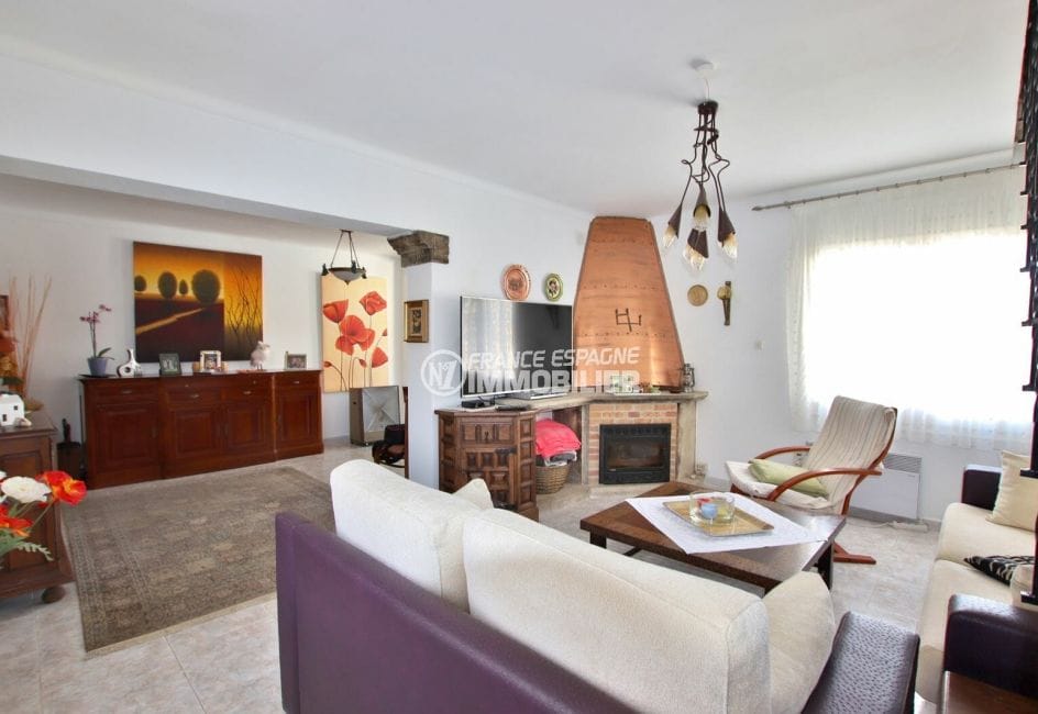 vente immobilier rosas espagne: villa 336 m² avec amarre, salon avec belle cheminée