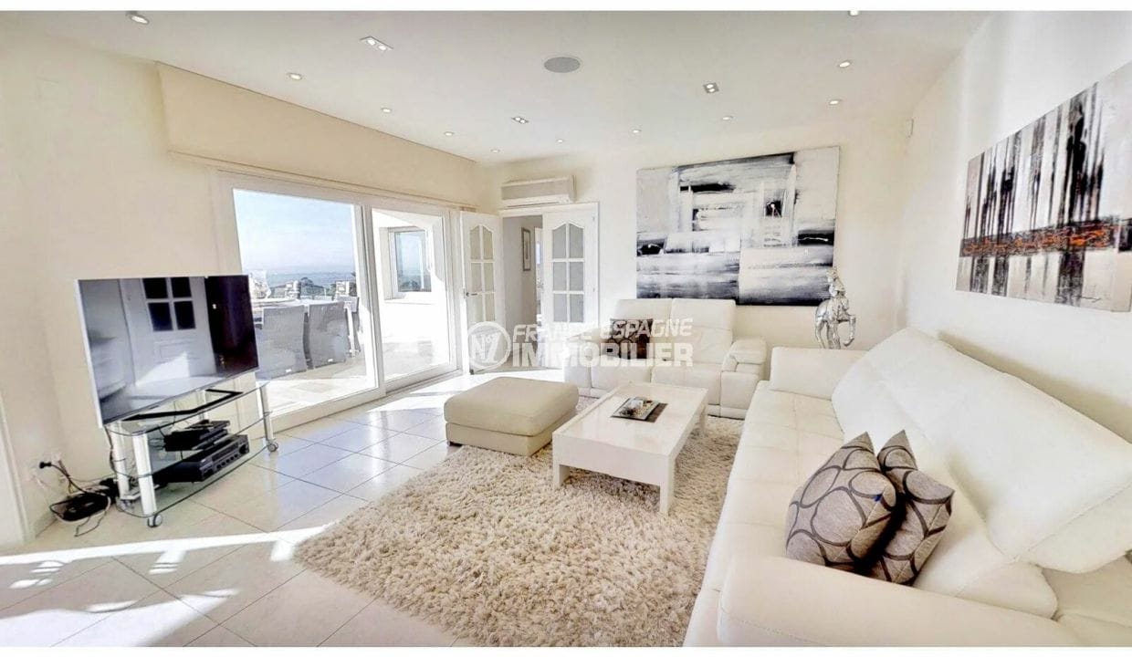 achat villa espagne costa brava, villa de 480 m², salon donnant sur terrasse, climatisation réversib