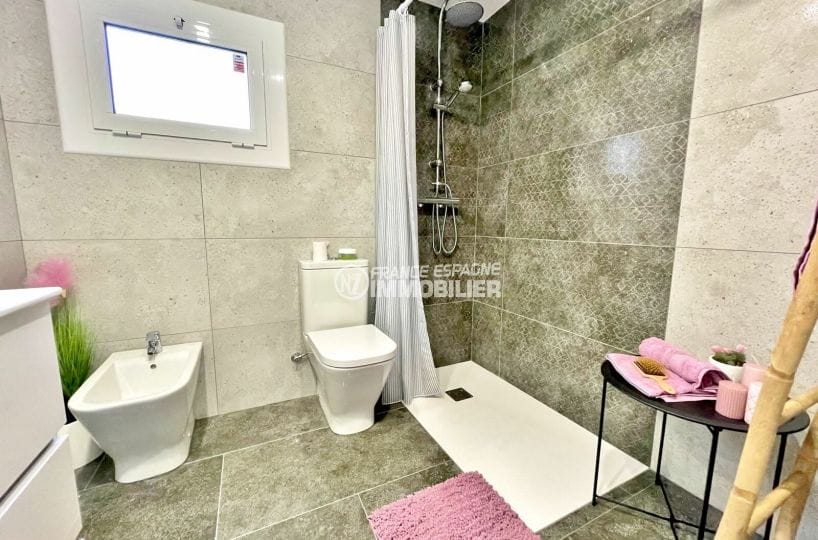 acheter appartement rosas, 4 pièces 65 m², salle d'eau avec douche et wc
