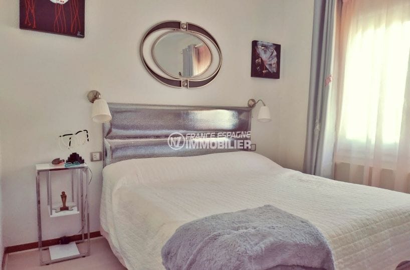 agence immobilière costa brava: villa 113 m² avec amarre, 2° chambre moderne, lit double