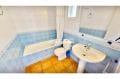 empuria immo: villa 132 m² avec amarre, salle de bain avec baignoire et wc