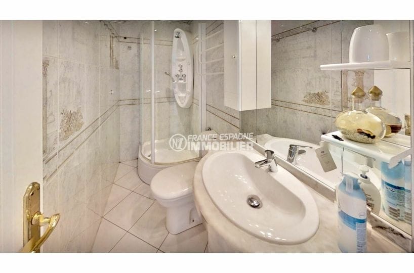 vente immobiliere costa brava: villa 5 pièces 122 m², 2° salle d'eau, douche et wc