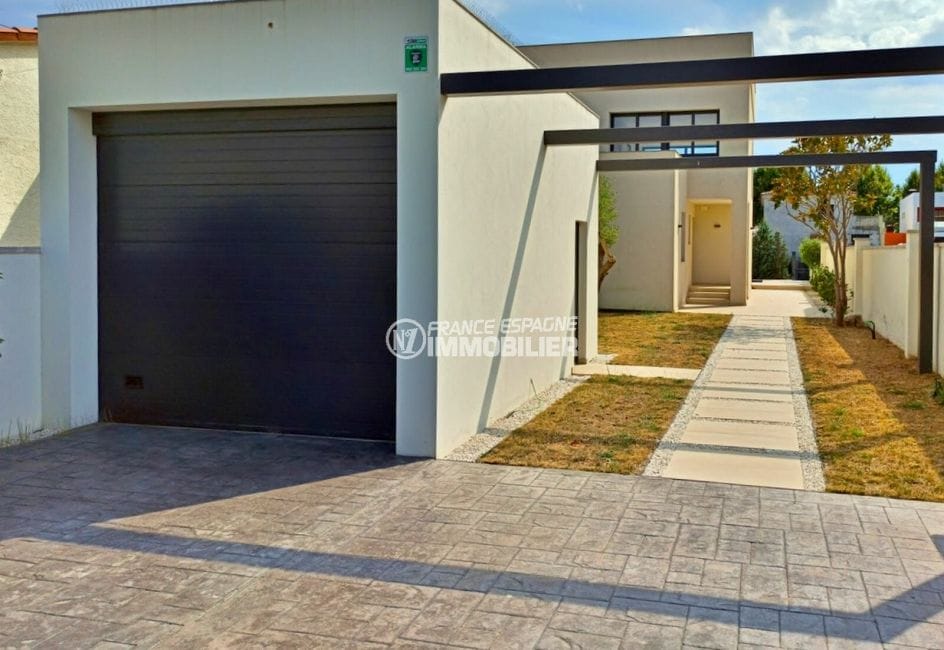 maison empuriabrava, 5 pièces 185 m², garage 19 m² et parking cour intérieure