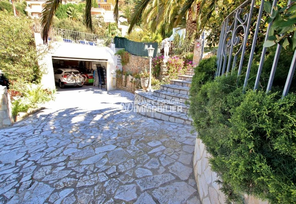 maison a vendre espagne bord de mer, villa 366 m², garage de 44 m² et parking cour intérieure
