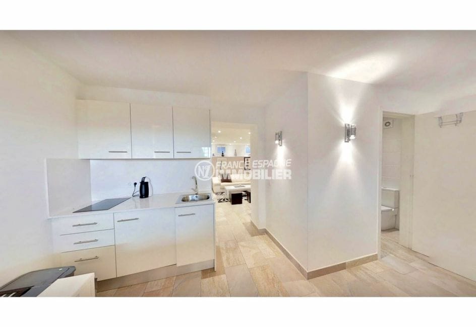 vente immobiliere espagne costa brava: villa de 480 m², appartement indépendant, cuisine aménagée