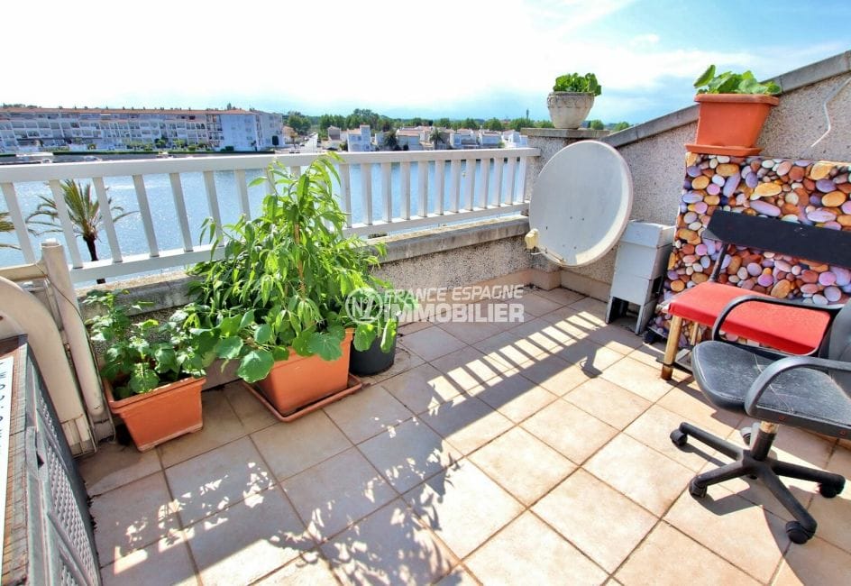 appartement empuriabrava, 46 m² avec agréable terrasse de 12 m², vue lac