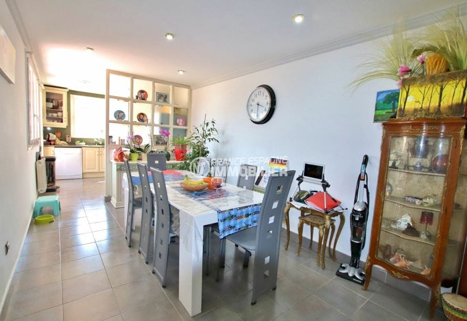 vente immobilier rosas espagne: villa 109 m², salle à manger avec cuisine ouverte