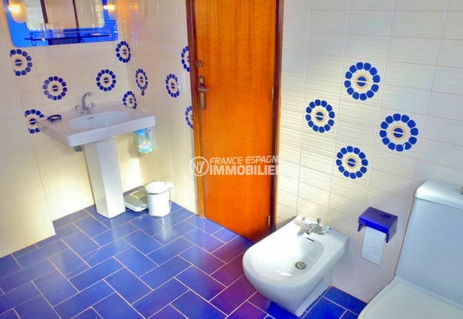 amarre empuriabrava: villa 200 m² avec 4 chambres, salle de bain avec wc et bidet