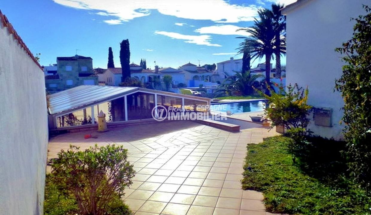 vente immobiliere costa brava: villa 213 m² avec 4 chambres, piscine sur terrain de 1125 m²