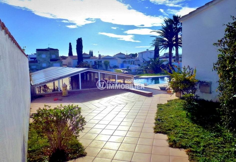 vente immobiliere costa brava: villa 213 m² avec 4 chambres, piscine sur terrain de 1125 m²
