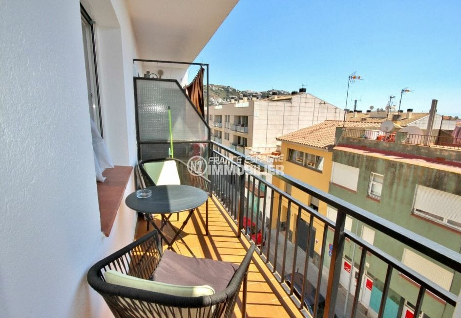 vente appartement rosas, 4 pièces 72 m², belle terrasse couverte aménagée