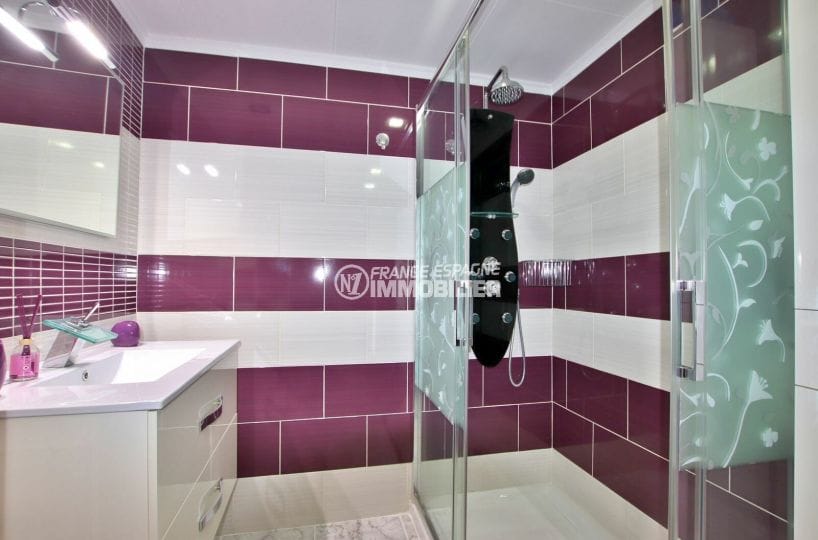 vente immobiliere rosas: appartement 4 pièces 96 m², 1° salle d'eau, douche hydromassante