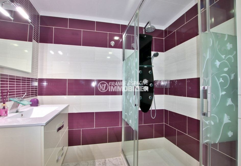 vente immobiliere rosas: appartement 4 pièces 96 m², 1° salle d'eau, douche hydromassante