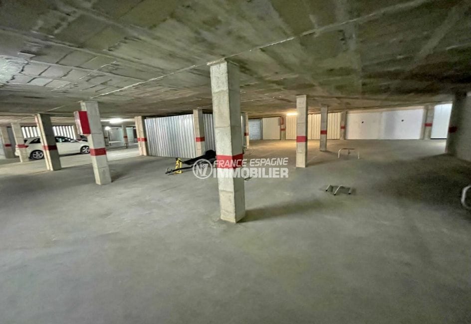 empuriabrava immo: parking-garage 11 m² en sous sol, à 100 m de la plage