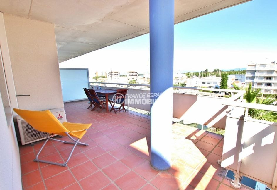 appartement roses, 2 pièces à santa margarida, grande terrasse vue marina