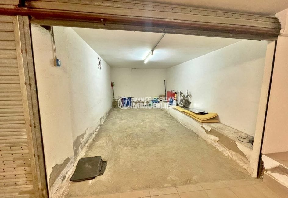 vente immobiliere costa brava: parking-garage 20 m² fermé, en sous sol