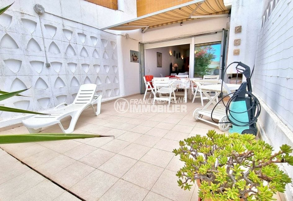 achat maison rosas espagne, 89 m² avec terrasse et amarre 10m x 3m, proche toutes commodités