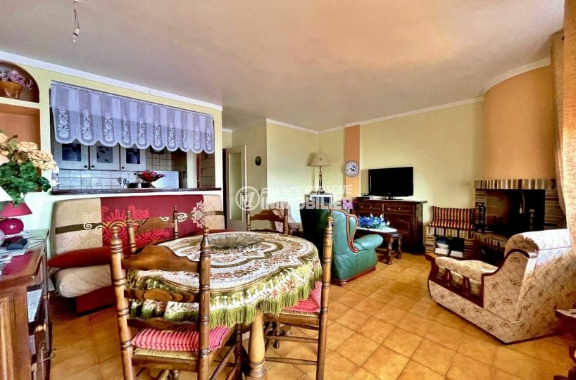 vente appartement costa brava, 3 pièces 60 m² front de mer, grand séjour avec cuisine américaine