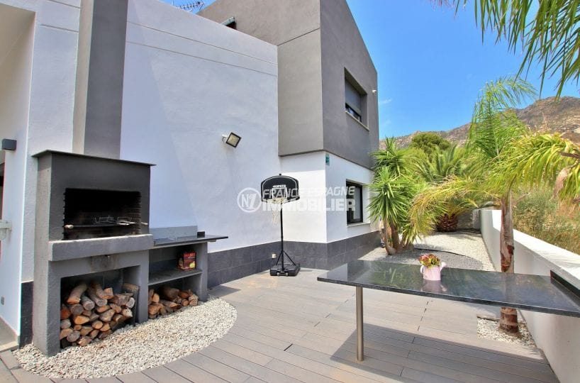achat immobilier espagne costa brava: villa 215 m² avec terrasse, grand barbecue