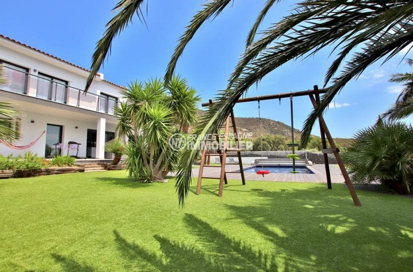 maison a vendre espagne bord de mer, 215 m² avec jardin, piscine et un petit aire de jeux