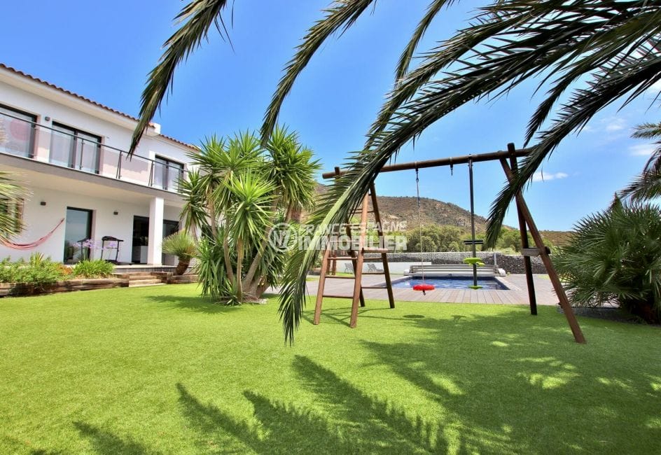 maison a vendre espagne bord de mer, 215 m² avec jardin, piscine et un petit aire de jeux