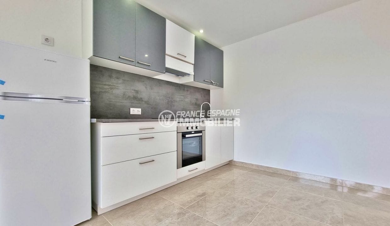 appartement à vendre costa brava, 2 pièces 47 m² rénové, coin cuisine aménagée et équipée