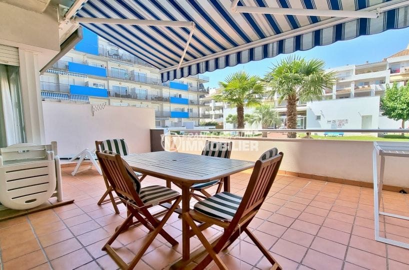 appartement rosas a vendre, 3 pièces 68 m², grande terrasse 34 m² avec accès direct piscine, exposition sud, proche plage