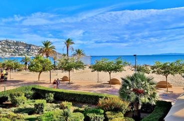 vente appartement rosas, 2 chambres 55 m², terrasse vue mer 10 m², jardin communautaire. plage et commerces 20 m