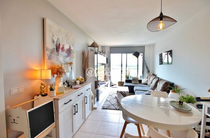 appartement a vendre empuriabrava, 2 chambres 71 m², grand séjour accès terrasse