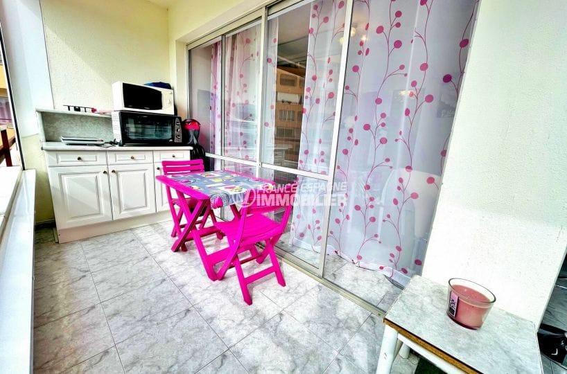 appartements a vendre a rosas, 2 pièces 59 m², terrasse aménagée, table chaises