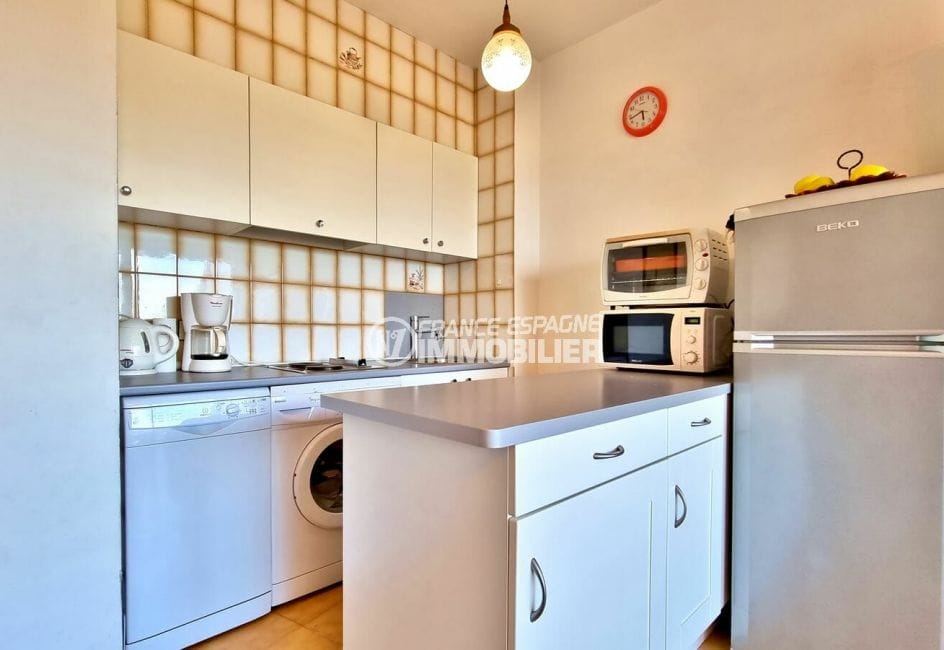 appartements a vendre a rosas, 2 chambres 55 m², cuisine équipée plaques, lave-vaisselle
